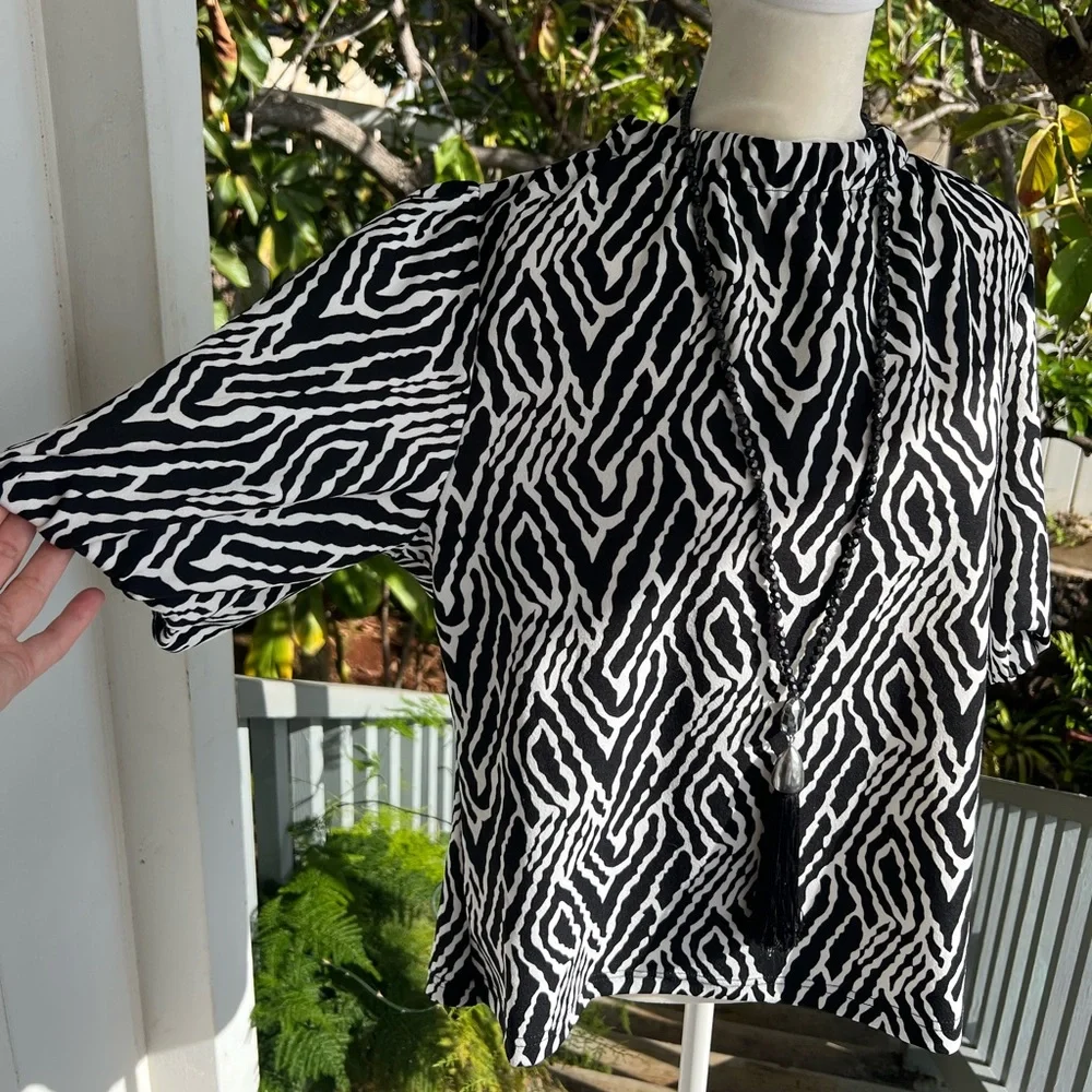 Fun Zebra 🦓 Print Top - Picture 3 of 7